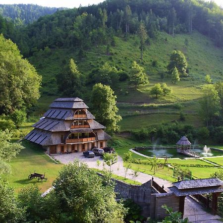 Hotel Oka I Po Μπέρανε Εξωτερικό φωτογραφία