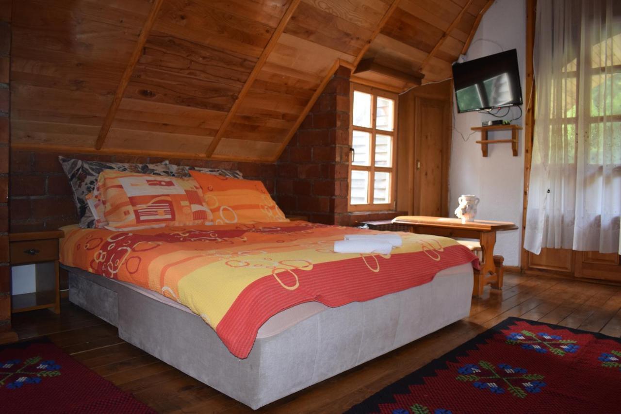 Hotel Oka I Po Μπέρανε Εξωτερικό φωτογραφία