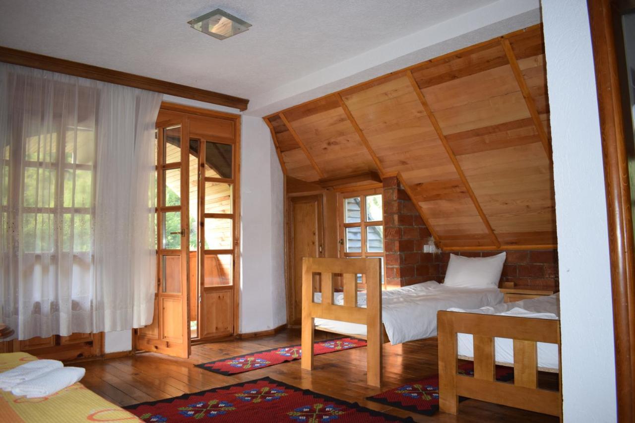 Hotel Oka I Po Μπέρανε Εξωτερικό φωτογραφία